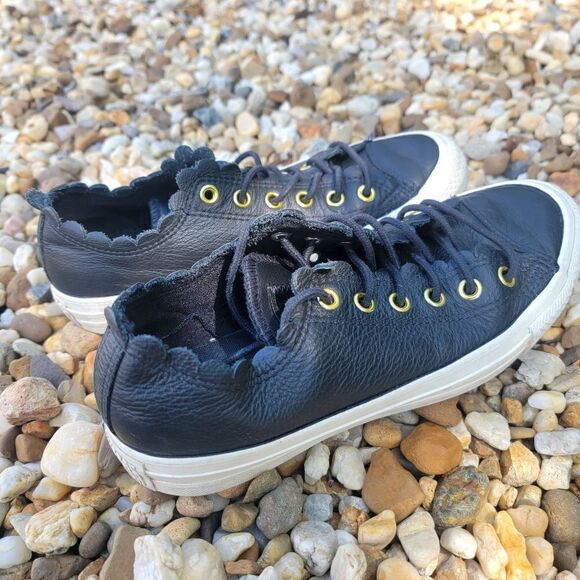 Converse - Womens Shoes - SIZE 7 - Picture 6 of 9